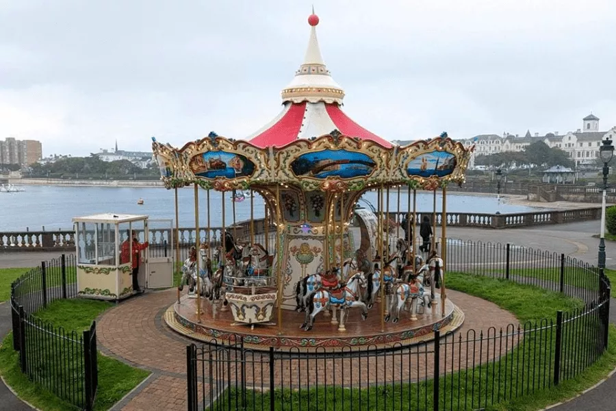20 seats carousel
